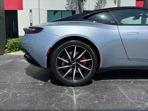 2018 Aston Martin DB11 V12