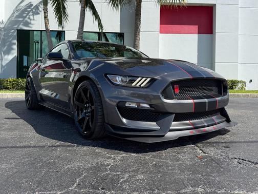 2017 Ford Shelby GT350R Base