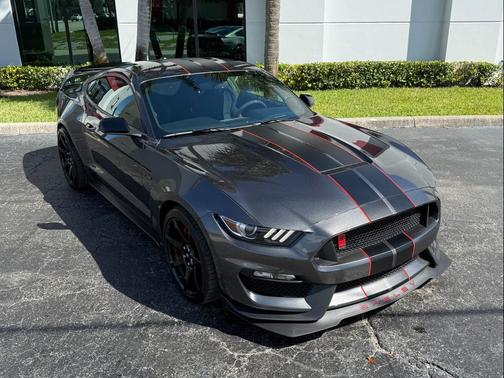 2017 Ford Shelby GT350R Base