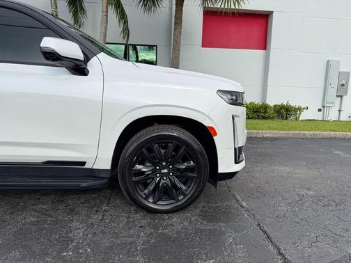 2023 Cadillac Escalade Sport