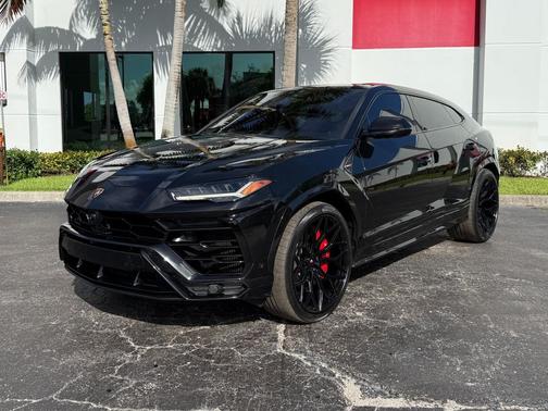 Nero Helene Metallic 2019 Lamborghini Urus SUV