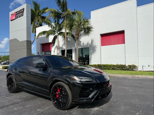 Nero Helene Metallic 2019 Lamborghini Urus SUV