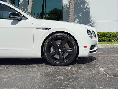 Glacier White Solid 2018 Bentley Flying Spur W12 S