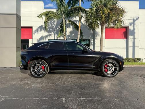 2021 Aston Martin DBX SUV