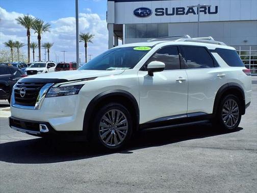 2024 Nissan Pathfinder SL