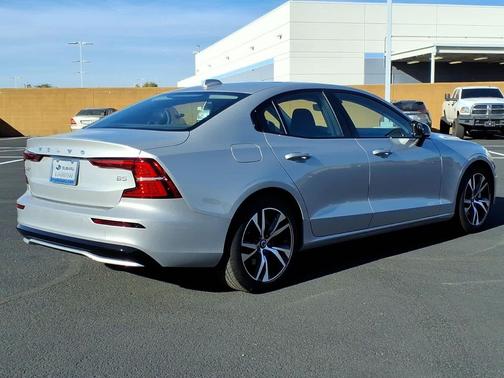 2025 Volvo S60 B5 Core