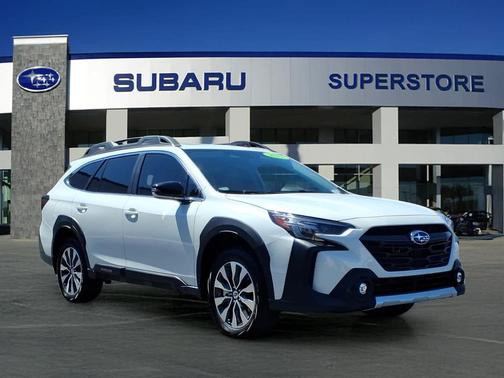 Crystal White Pearl 2025 Subaru Outback Limited