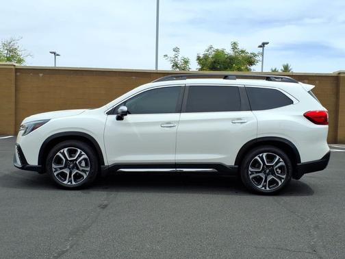 Crystal White Pearl 2023 Subaru Ascent Touring 7-Passenger