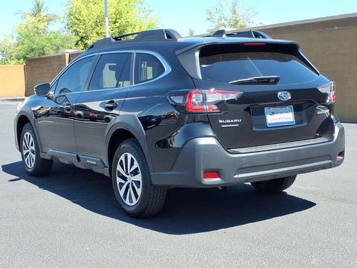 Crystal Black Silica 2025 Subaru Outback Premium