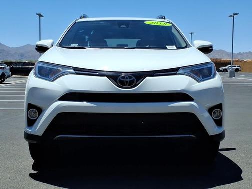 Super White 2018 Toyota RAV4 XLE