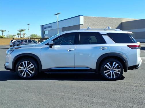 2023 Nissan Pathfinder Platinum 4WD