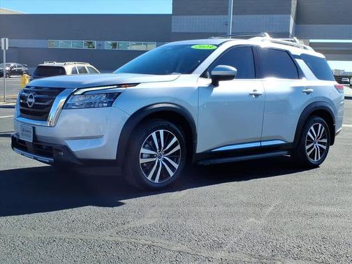 2023 Nissan Pathfinder Platinum 4WD