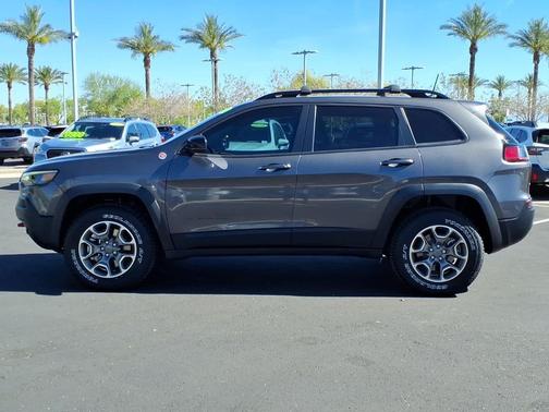 2022 Jeep Cherokee Trailhawk