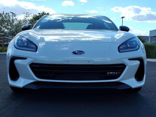 CRYSTAL WHT PRL 2026 Subaru BRZ tS