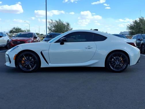 CRYSTAL WHT PRL 2026 Subaru BRZ tS