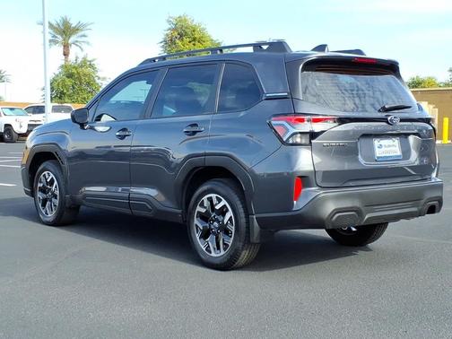 2025 Subaru Forester Base