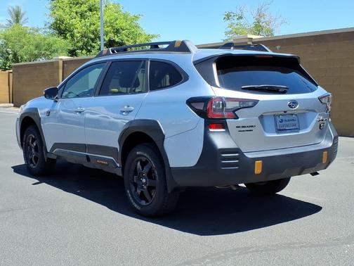 Ice Silver Metallic 2022 Subaru Outback Wilderness