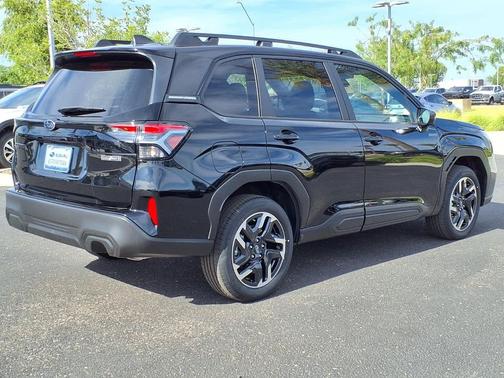 CRYSTAL BLK SIL 2026 Subaru Forester Hybrid Premium