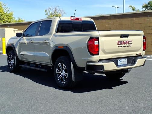 2024 GMC Canyon AT4