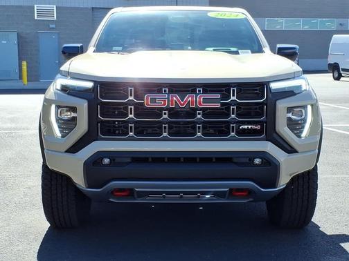 2024 GMC Canyon AT4