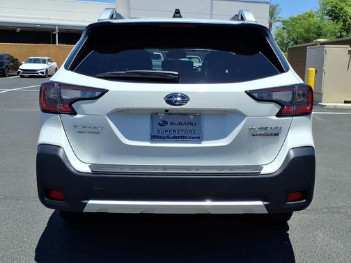Crystal White Pearl 2025 Subaru Outback Touring XT