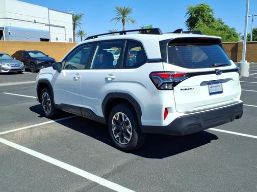 CRYSTAL WHT PRL 2026 Subaru Forester Base