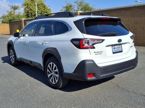 Crystal White Pearl 2025 Subaru Outback Premium