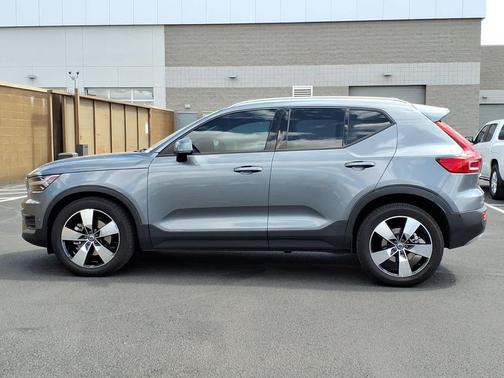 Osmium Grey Metallic 2019 Volvo XC40 T5 Momentum