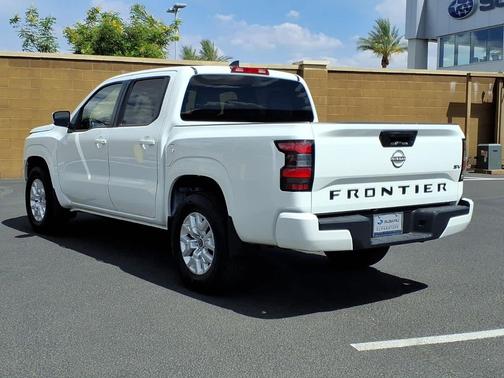 Glacier White 2022 Nissan Frontier SV