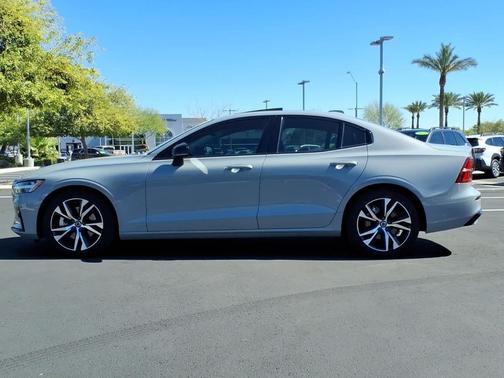 2025 Volvo S60 B5 Core