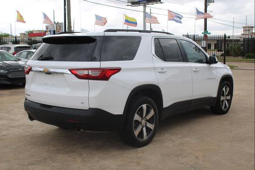 White 2021 Chevrolet Traverse LT Leather