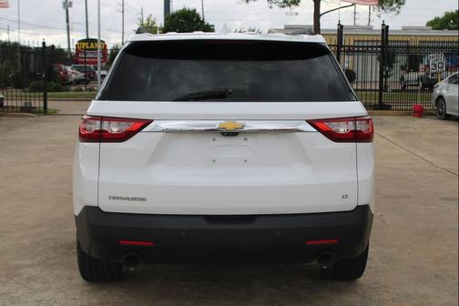 White 2021 Chevrolet Traverse LT Leather