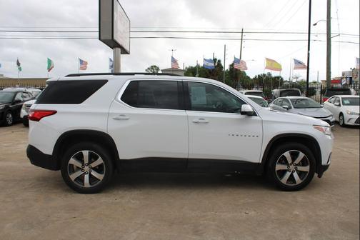 White 2021 Chevrolet Traverse LT Leather