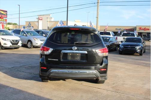 2016 Nissan Pathfinder S