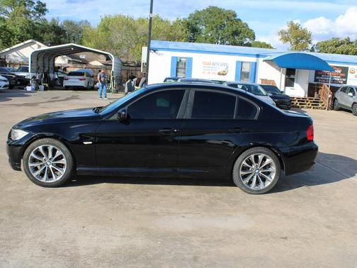 2011 BMW 328 4dr Sdn 328i RWD