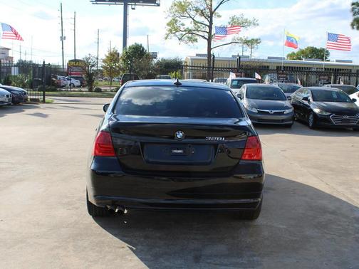 2011 BMW 328 4dr Sdn 328i RWD