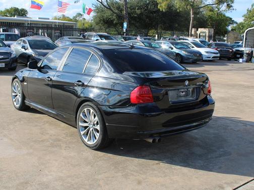 2011 BMW 328 4dr Sdn 328i RWD