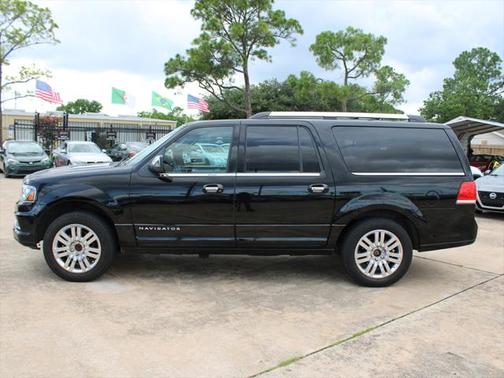 2017 Lincoln Navigator Select