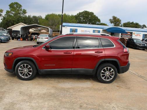 Red 2019 Jeep Cherokee Latitude Plus