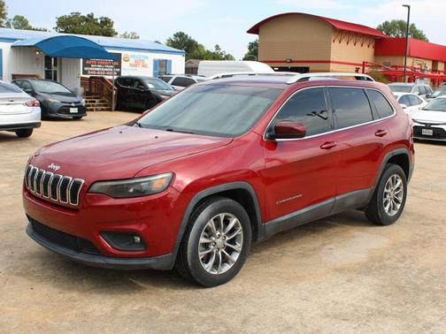 Red 2019 Jeep Cherokee Latitude Plus