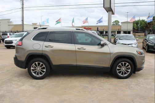 Tan 2020 Jeep Cherokee Latitude Plus
