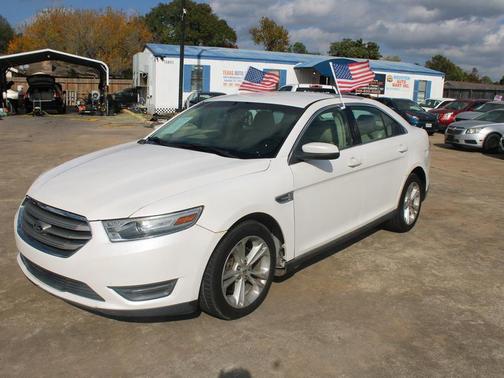 White 2013 Ford Taurus 4dr Sdn SEL FWD