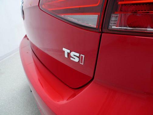 2017 Volkswagen Golf TSI SE 4-Door