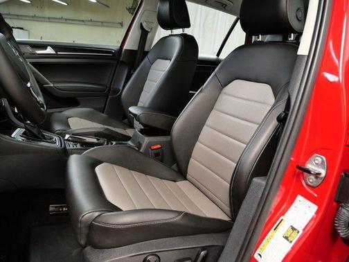 2017 Volkswagen Golf TSI SE 4-Door