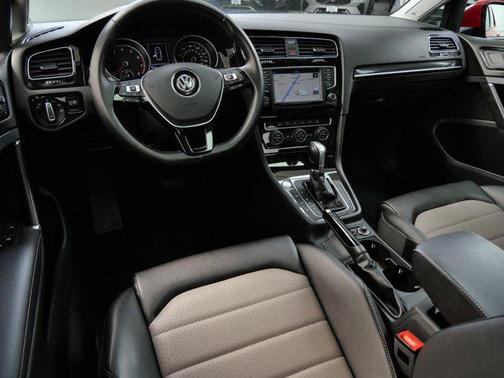 2017 Volkswagen Golf TSI SE 4-Door