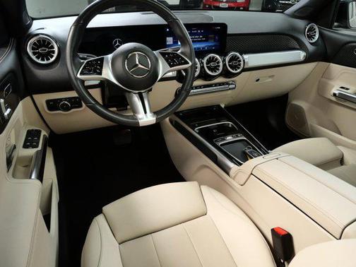 2025 Mercedes-Benz GLB 250 4MATIC