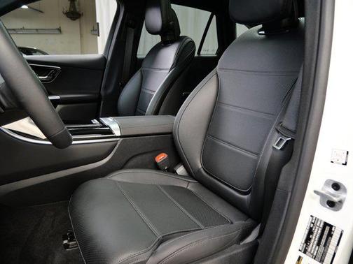 2025 Mercedes-Benz GLC 350e Base