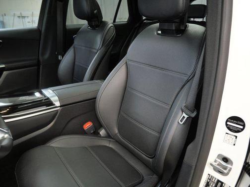 Polar White 2026 Mercedes-Benz GLC 300 4MATIC