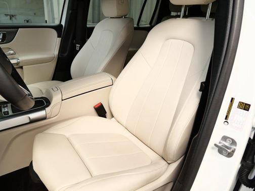 2025 Mercedes-Benz GLB 250 4MATIC