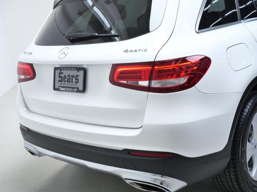 White 2018 Mercedes-Benz GLC 300 4MATIC